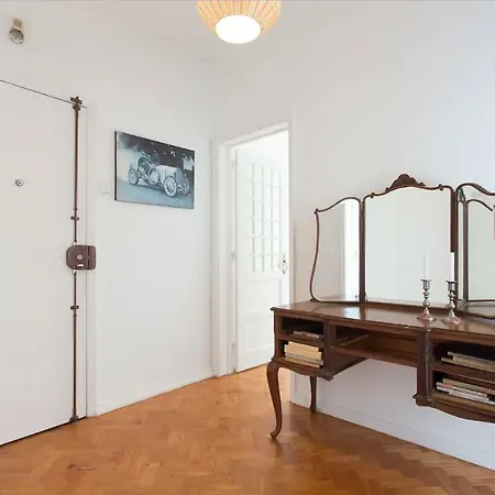 Luminous Tailor Made 2 Bedroom Апартаменты Лиссабон