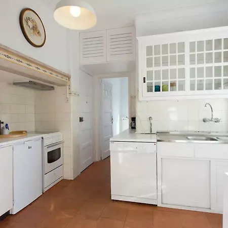 Luminous Tailor Made 2 Bedroom Appartement